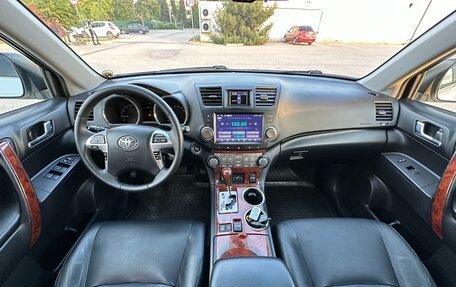 Toyota Highlander III, 2011 год, 1 797 000 рублей, 21 фотография