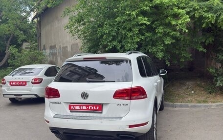 Volkswagen Touareg III, 2012 год, 2 400 000 рублей, 1 фотография