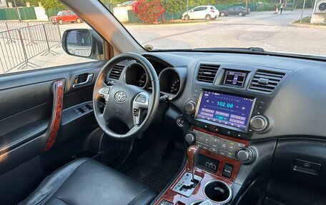 Toyota Highlander III, 2011 год, 1 797 000 рублей, 24 фотография