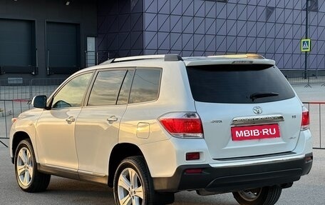 Toyota Highlander III, 2011 год, 1 797 000 рублей, 28 фотография