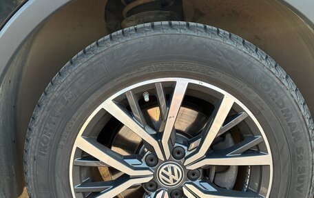 Volkswagen Tiguan II, 2019 год, 3 100 000 рублей, 13 фотография