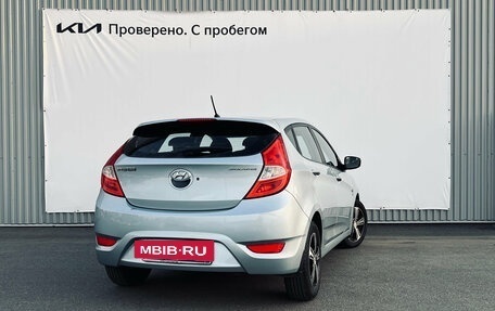 Hyundai Solaris II рестайлинг, 2012 год, 660 000 рублей, 2 фотография