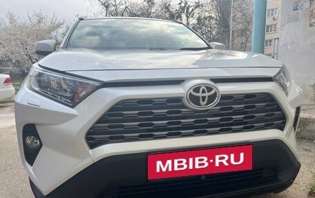Toyota RAV4, 2020 год, 2 900 000 рублей, 3 фотография