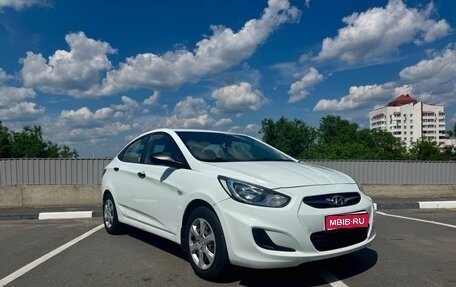 Hyundai Solaris II рестайлинг, 2012 год, 845 000 рублей, 1 фотография