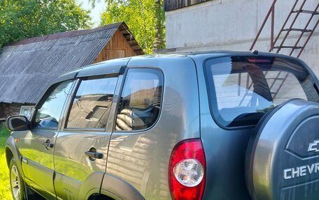 Chevrolet Niva I рестайлинг, 2011 год, 395 000 рублей, 4 фотография
