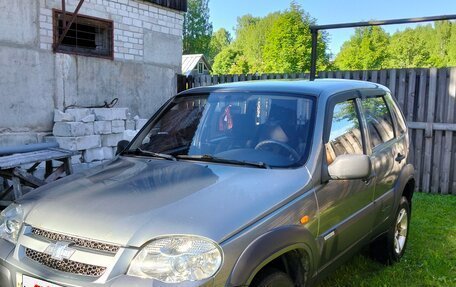 Chevrolet Niva I рестайлинг, 2011 год, 395 000 рублей, 7 фотография
