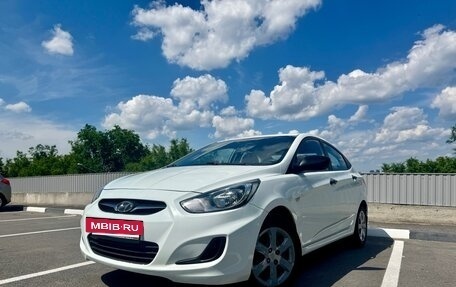 Hyundai Solaris II рестайлинг, 2012 год, 845 000 рублей, 2 фотография