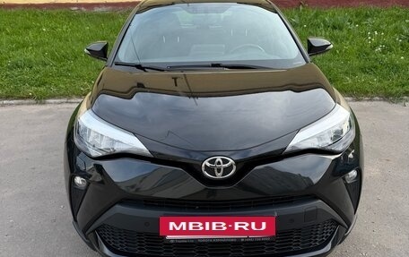 Toyota C-HR I рестайлинг, 2021 год, 2 900 000 рублей, 2 фотография