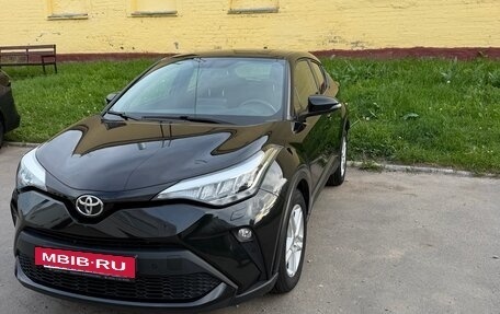 Toyota C-HR I рестайлинг, 2021 год, 2 900 000 рублей, 3 фотография