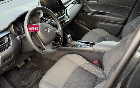 Toyota C-HR I рестайлинг, 2021 год, 2 900 000 рублей, 5 фотография