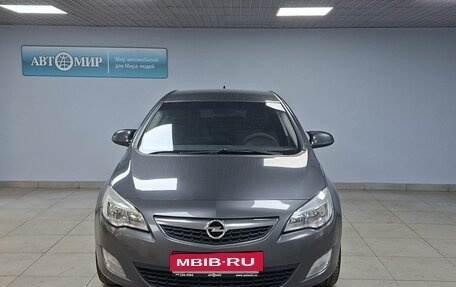 Opel Astra J, 2011 год, 797 500 рублей, 2 фотография