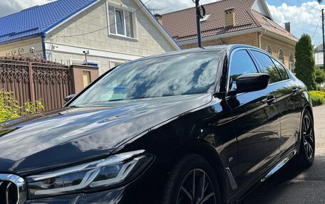 BMW 5 серия, 2021 год, 5 250 000 рублей, 2 фотография