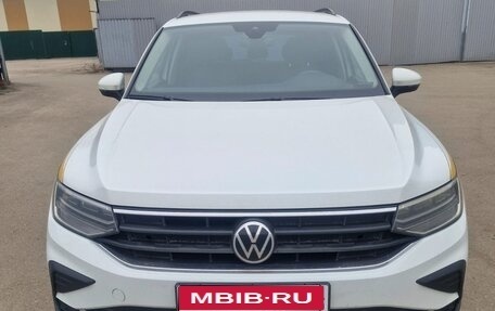 Volkswagen Tiguan II, 2021 год, 2 700 000 рублей, 1 фотография