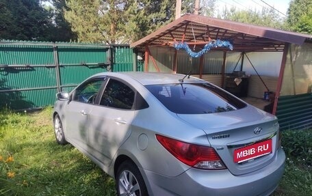 Hyundai Solaris II рестайлинг, 2013 год, 820 000 рублей, 3 фотография