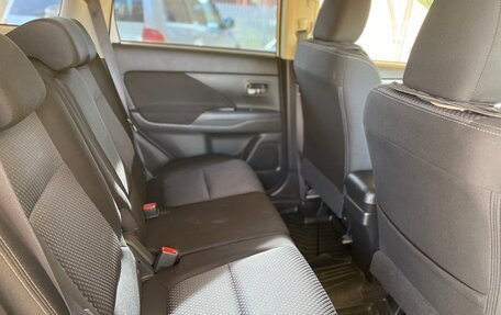 Mitsubishi Outlander III рестайлинг 3, 2018 год, 2 200 000 рублей, 19 фотография