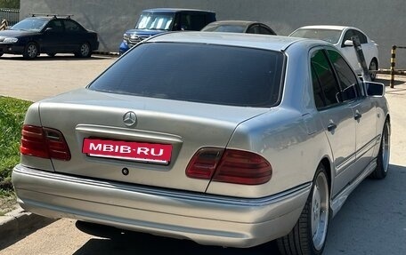 Mercedes-Benz E-Класс, 1998 год, 840 000 рублей, 8 фотография
