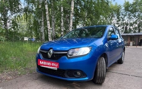 Renault Sandero II рестайлинг, 2015 год, 615 000 рублей, 2 фотография