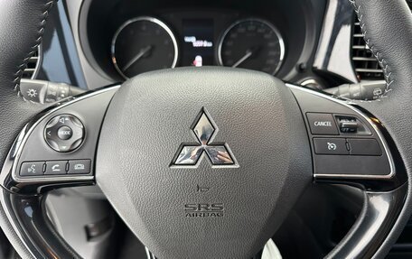 Mitsubishi Outlander III рестайлинг 3, 2022 год, 1 660 000 рублей, 12 фотография