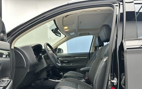 Mitsubishi Outlander III рестайлинг 3, 2022 год, 1 660 000 рублей, 7 фотография