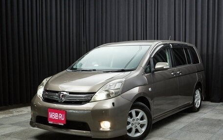 Toyota ISis I, 2011 год, 1 149 000 рублей, 1 фотография
