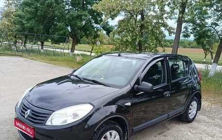 Renault Sandero I, 2013 год, 697 000 рублей, 1 фотография