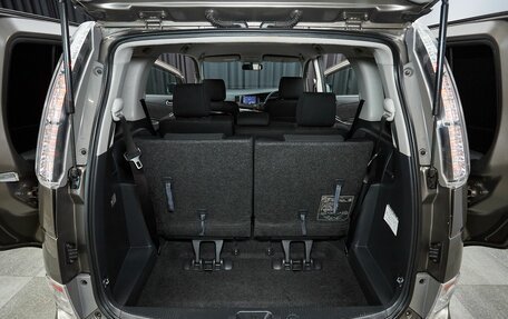 Toyota ISis I, 2011 год, 1 149 000 рублей, 22 фотография