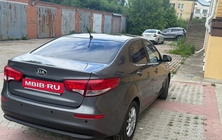 KIA Rio III рестайлинг, 2015 год, 1 100 000 рублей, 25 фотография