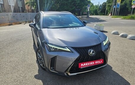 Lexus UX I, 2019 год, 2 750 000 рублей, 2 фотография