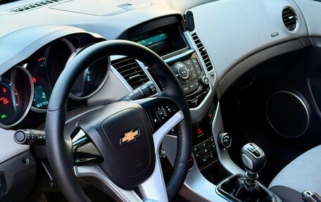 Chevrolet Cruze II, 2012 год, 800 000 рублей, 13 фотография