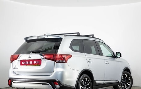 Mitsubishi Outlander III рестайлинг 3, 2022 год, 2 449 000 рублей, 5 фотография