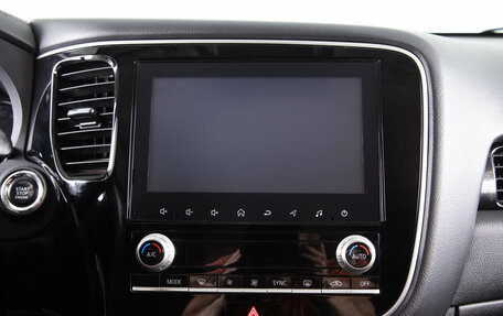 Mitsubishi Outlander III рестайлинг 3, 2022 год, 2 449 000 рублей, 16 фотография