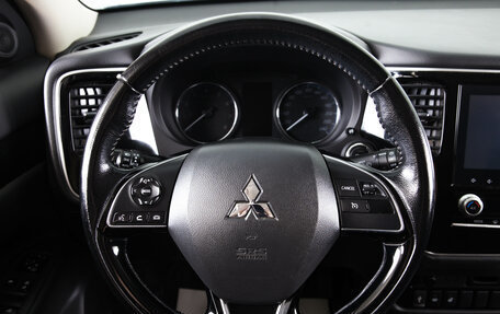 Mitsubishi Outlander III рестайлинг 3, 2022 год, 2 449 000 рублей, 18 фотография