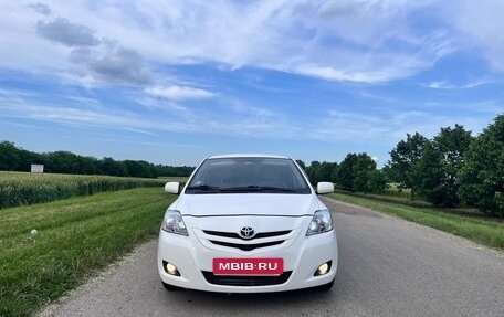 Toyota Yaris III рестайлинг, 2007 год, 590 000 рублей, 1 фотография