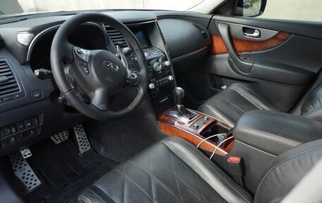 Infiniti FX II, 2013 год, 1 950 000 рублей, 15 фотография