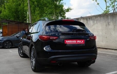 Infiniti FX II, 2013 год, 1 950 000 рублей, 29 фотография