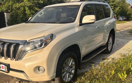 Toyota Land Cruiser Prado 150 рестайлинг 2, 2015 год, 3 600 000 рублей, 3 фотография