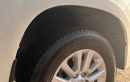 Toyota Land Cruiser Prado 150 рестайлинг 2, 2015 год, 3 600 000 рублей, 8 фотография
