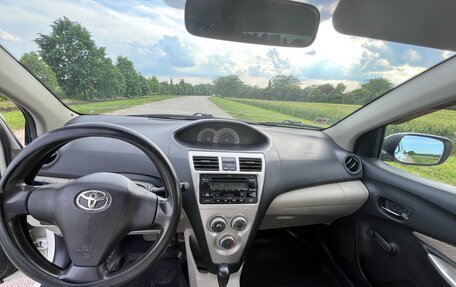 Toyota Yaris III рестайлинг, 2007 год, 590 000 рублей, 9 фотография