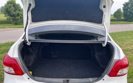 Toyota Yaris III рестайлинг, 2007 год, 590 000 рублей, 13 фотография