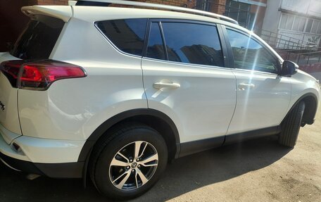 Toyota RAV4, 2018 год, 2 280 000 рублей, 2 фотография