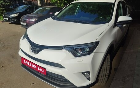 Toyota RAV4, 2018 год, 2 280 000 рублей, 3 фотография