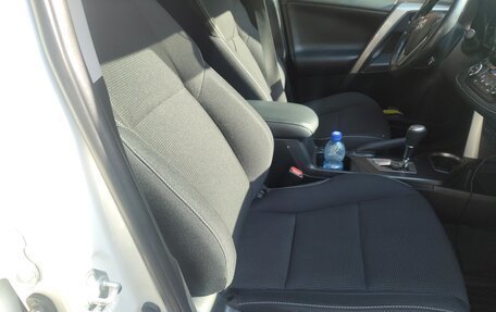 Toyota RAV4, 2018 год, 2 280 000 рублей, 11 фотография