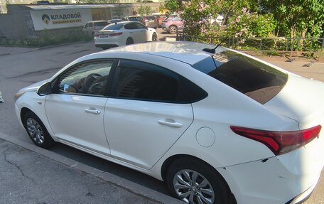 Hyundai Solaris II рестайлинг, 2018 год, 520 000 рублей, 3 фотография