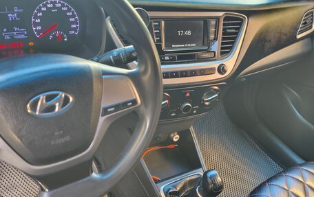 Hyundai Solaris II рестайлинг, 2018 год, 520 000 рублей, 8 фотография