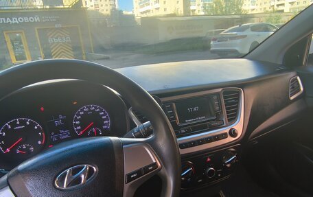 Hyundai Solaris II рестайлинг, 2018 год, 520 000 рублей, 9 фотография