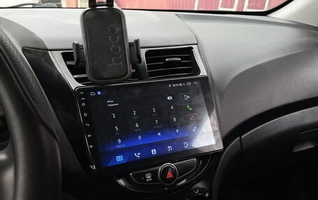 Hyundai Solaris II рестайлинг, 2016 год, 800 000 рублей, 13 фотография