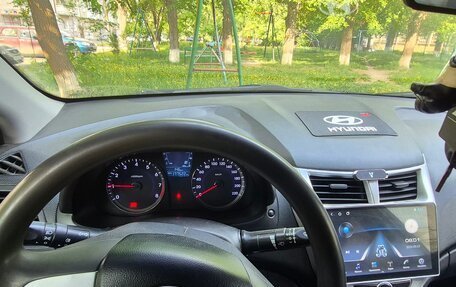 Hyundai Solaris II рестайлинг, 2013 год, 400 000 рублей, 7 фотография