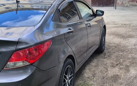 Hyundai Solaris II рестайлинг, 2013 год, 400 000 рублей, 4 фотография
