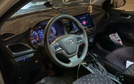 Hyundai Solaris II рестайлинг, 2017 год, 970 000 рублей, 2 фотография