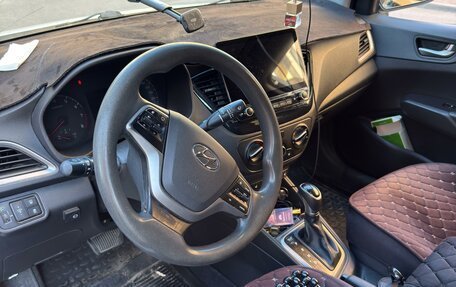 Hyundai Solaris II рестайлинг, 2017 год, 970 000 рублей, 5 фотография